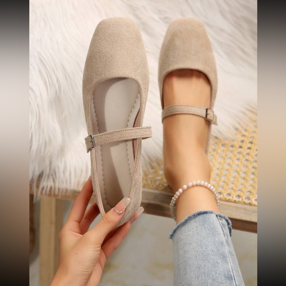 🚫SOLD🚫French Style Vintage Square Toe Flat Shoes With Ankle Strap.